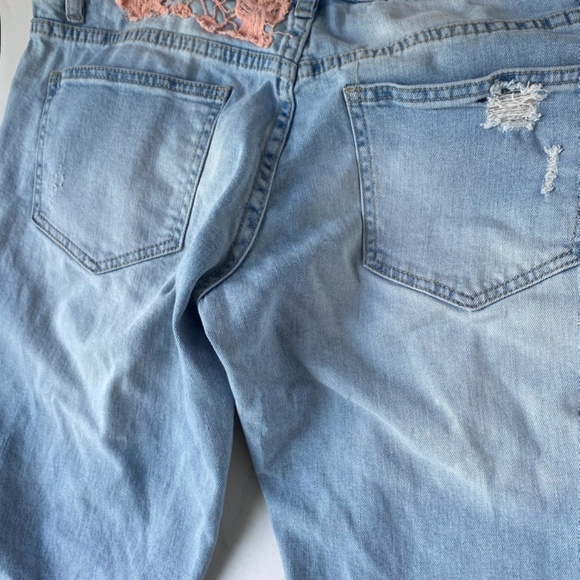 Brooklyn customized jeans with Burberry details size 7 or 9. - Picture 4 of 6